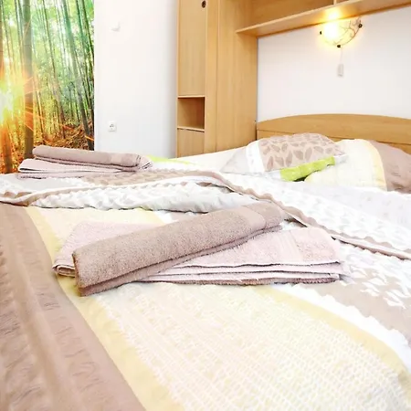 Modern Eingerichtete Ideal Fuer Junge Paaren Im Zentrum Von Apartment Baska (Krk)