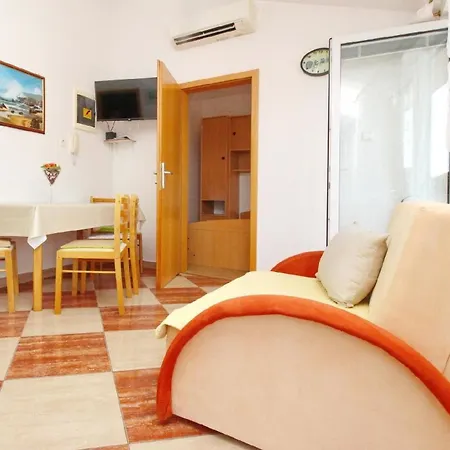 Διαμέρισμα Modern Eingerichtete Ideal Fuer Junge Paaren Im Zentrum Von